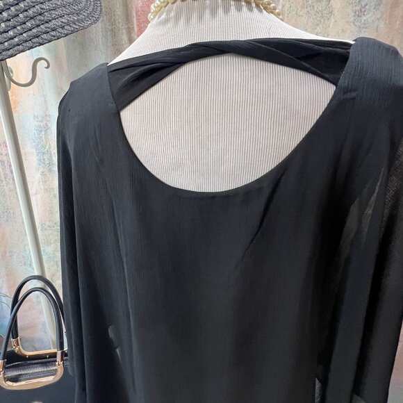 AGB πFigure- Friendly Black Chiffon Drape Overlay Top Keyhole Backside - Picture 9 of 14